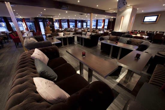 RESTAURANT BAR CLUB TOUT LE MONDE EN PARLE 2