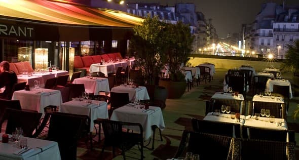 RESTAURANT BAR CLUB TOUT LE MONDE EN PARLE 3