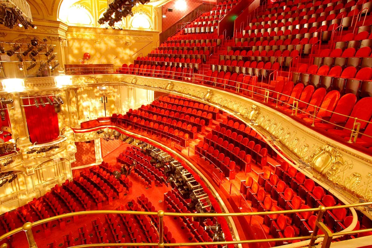 THÉÂTRE MOGADOR