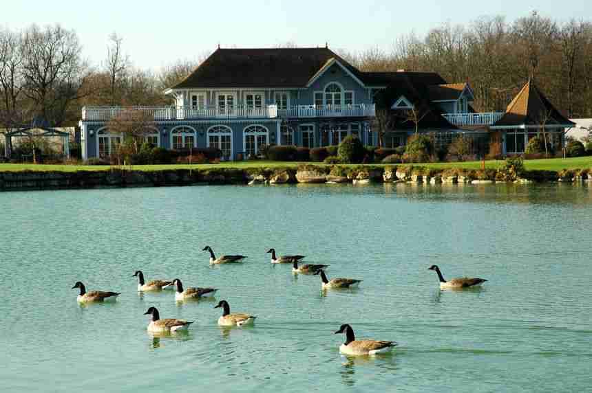 ETIOLLES COUNTRY CLUB