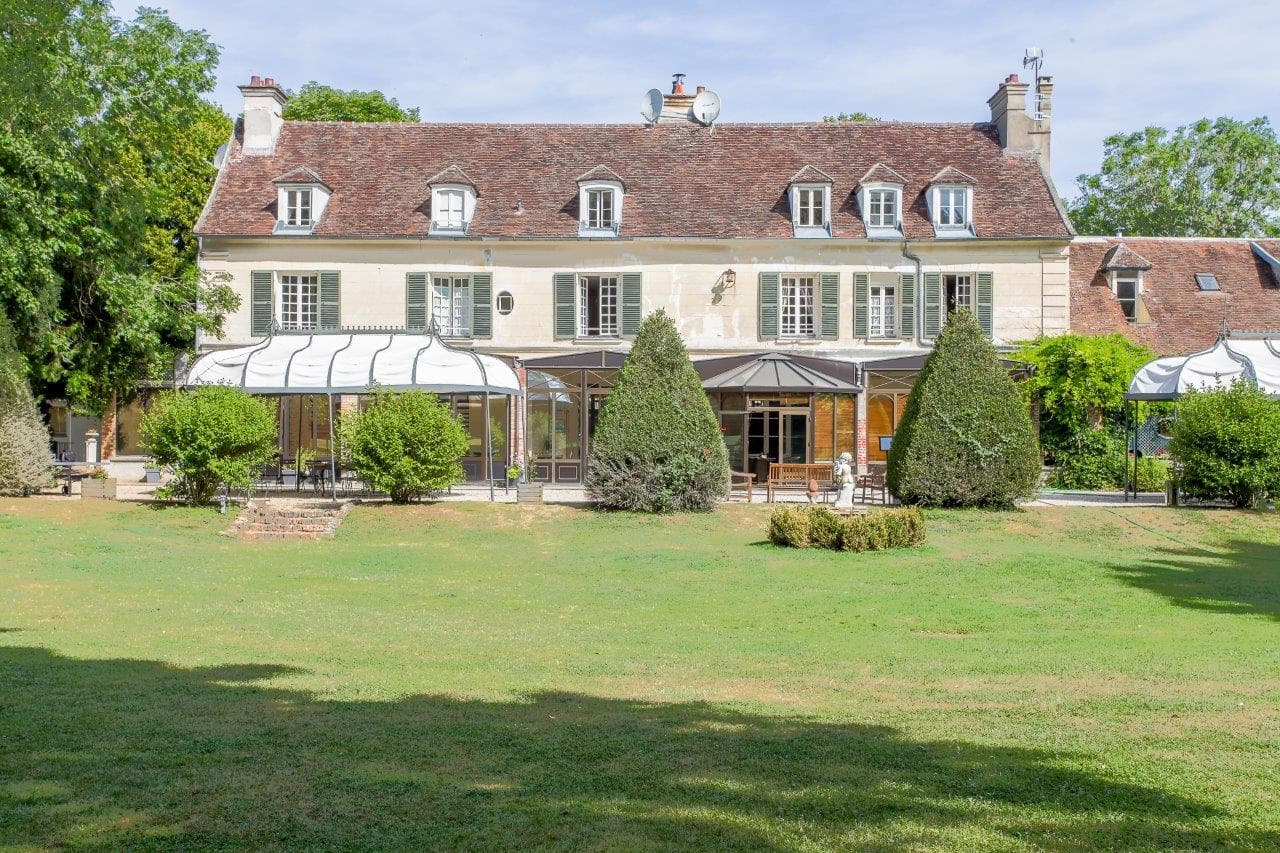HOSTELLERIE DE VARENNES