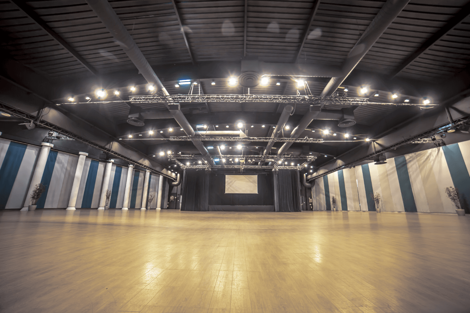ESPACE EVÉNEMENTIEL LES ESSELIÈRES 2