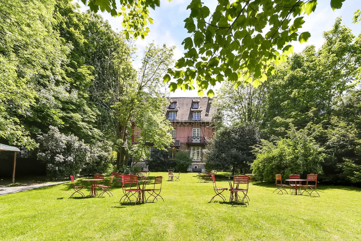 LE MANOIR DE L'ILE AUX LOUPS
