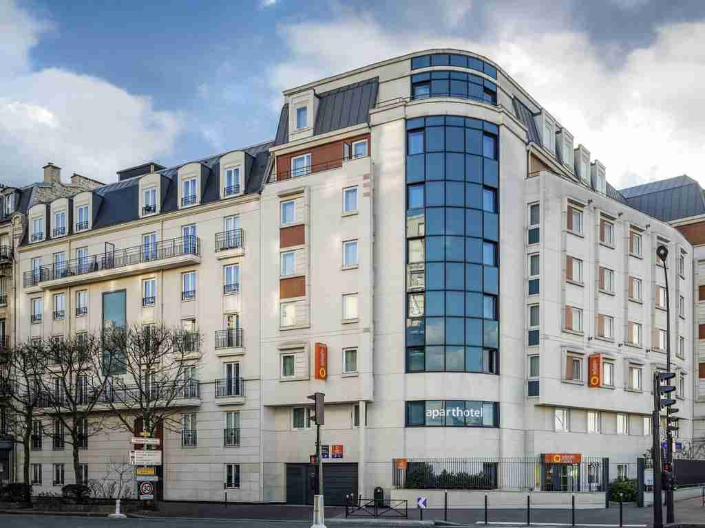 i APARTHÔTEL ADAGIO ACCESS PARIS PORTE DE CHARENTON 