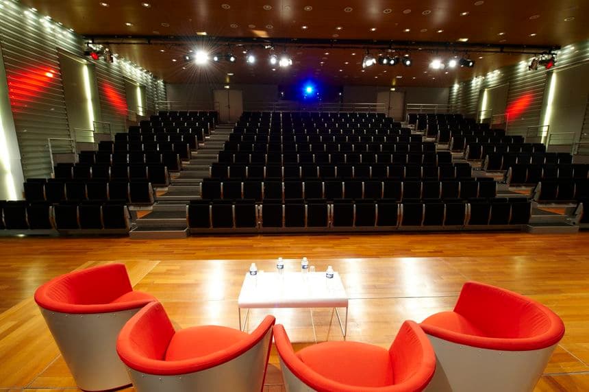 CENTRE DE CONFÉRENCES DE COEUR DÉFENSE 2