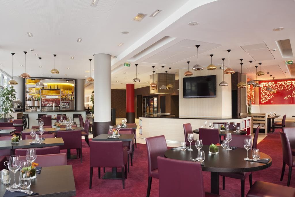 HOLIDAY INN PARIS-PORTE DE CLICHY  2