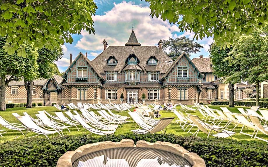 PARIS COUNTRY CLUB