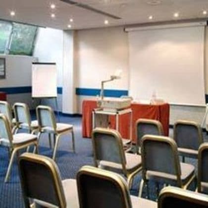 KYRIAD PRESTIGE PARIS BOULOGNE 2