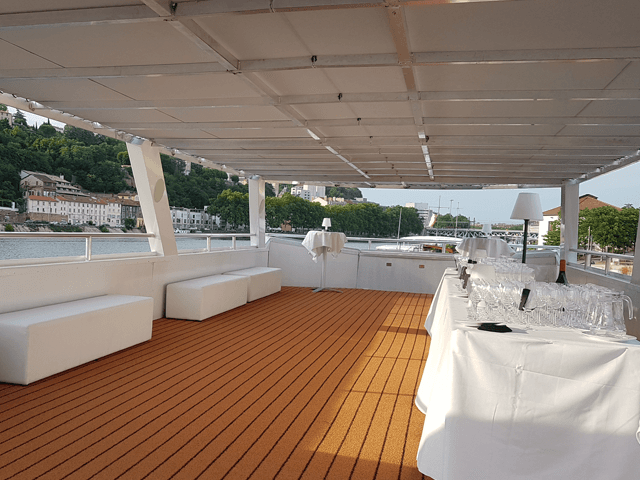 LES YACHTS DE LYON 3