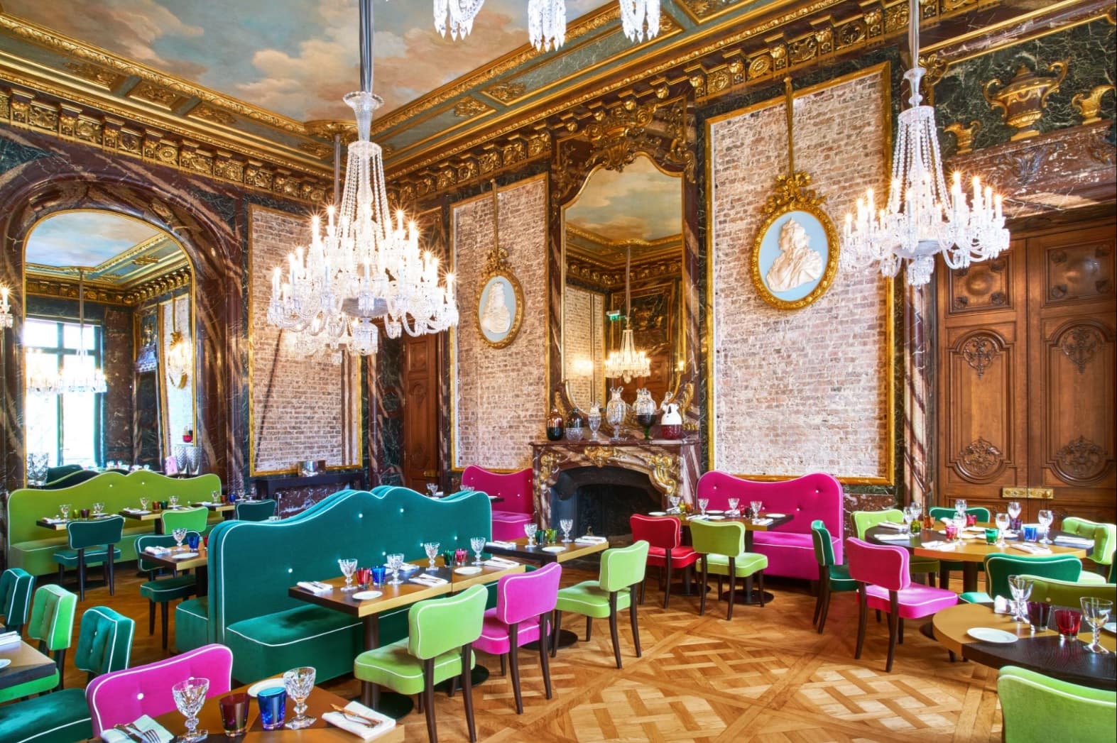 CRISTAL ROOM BACCARAT