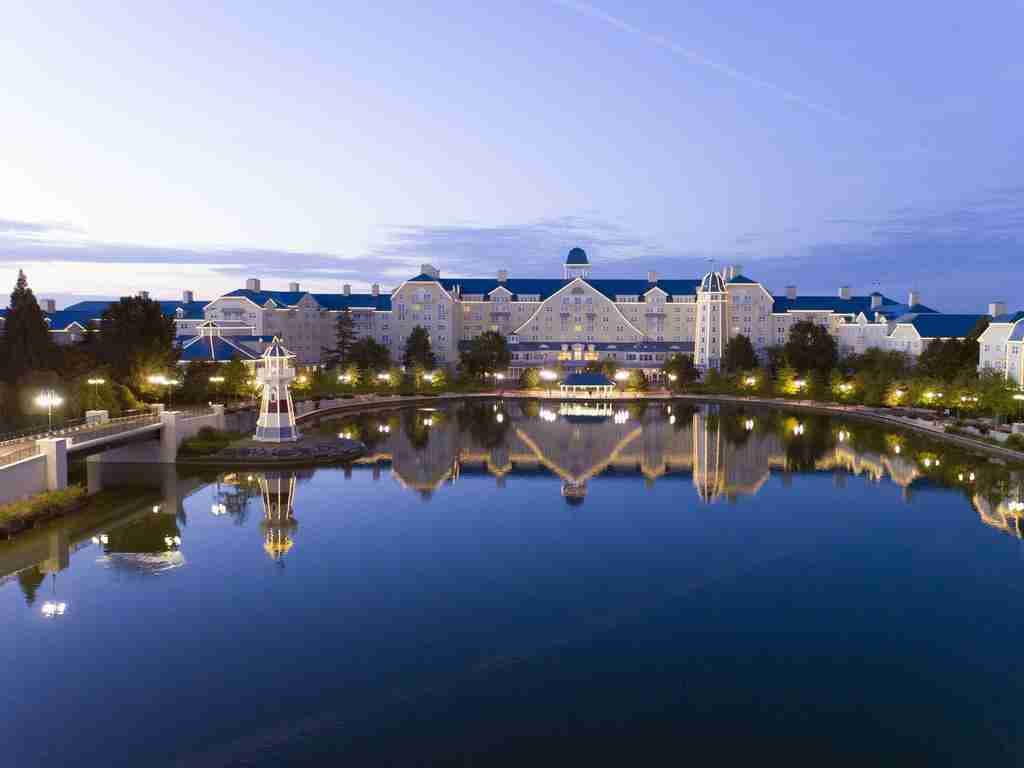 DISNEY NEWPORT BAY CLUB 
