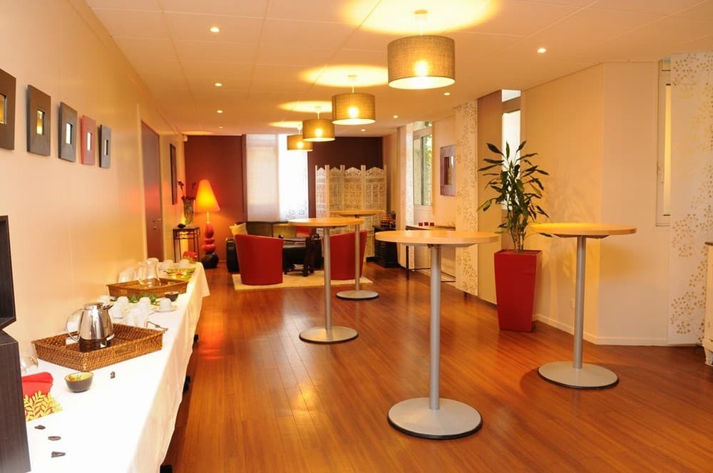 ESPACE MARTIN MONTCEL 2