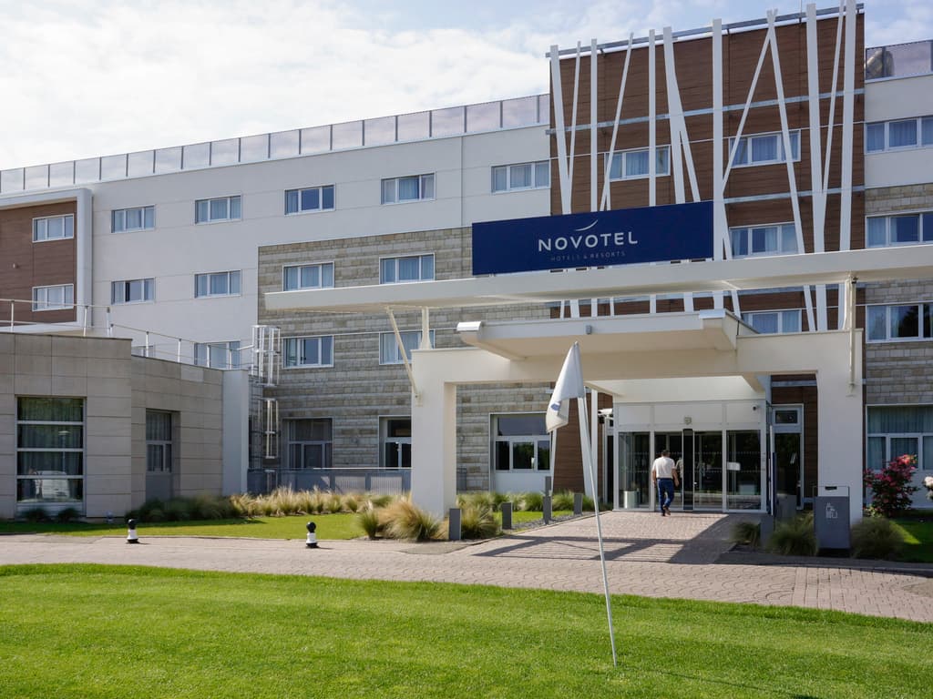 NOVOTEL SAINT-QUENTIN GOLF NATIONAL