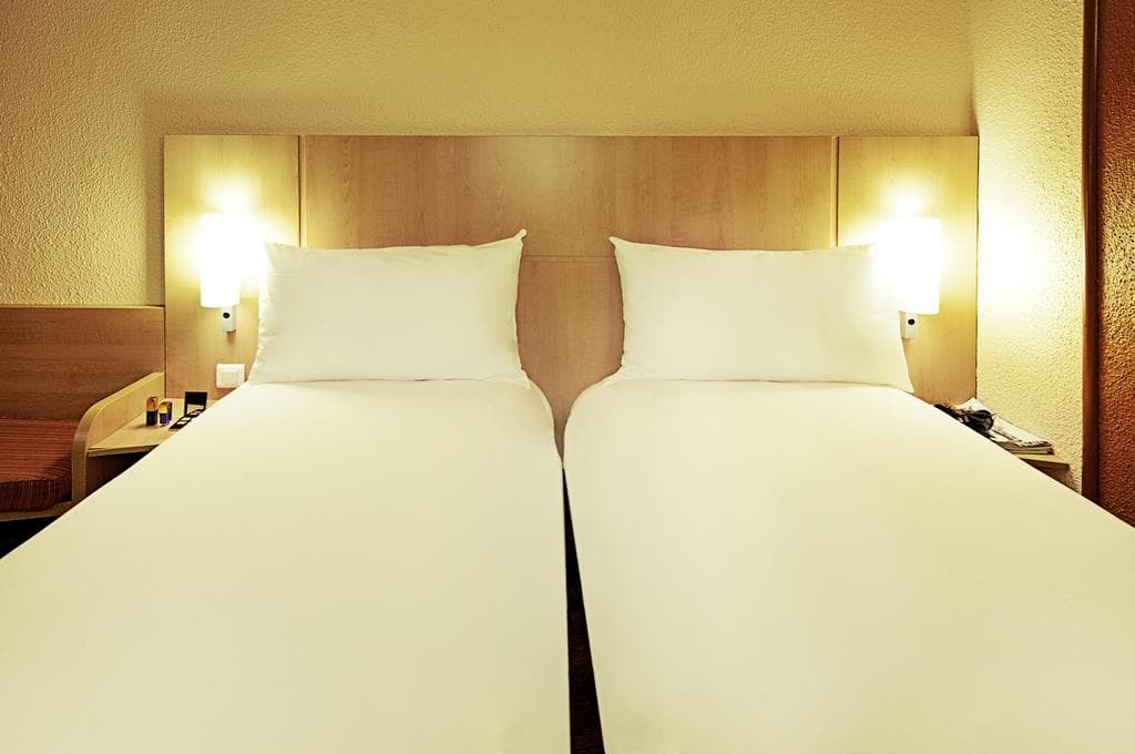 IBIS RAMBOUILLET  3
