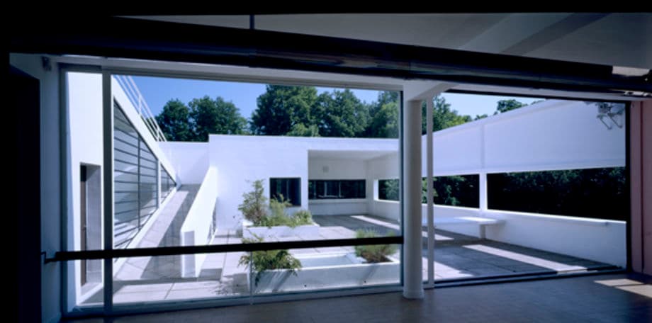 VILLA SAVOYE LE CORBUSIER 3