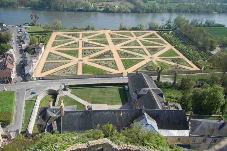 CHÂTEAU DE LA ROCHE-GUYON
