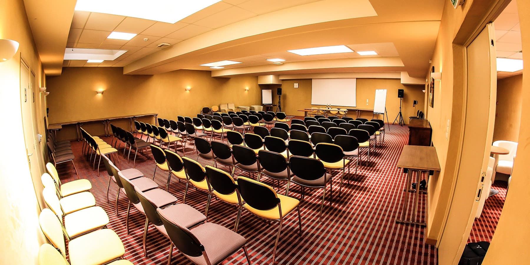HOLIDAY INN CANNES 2