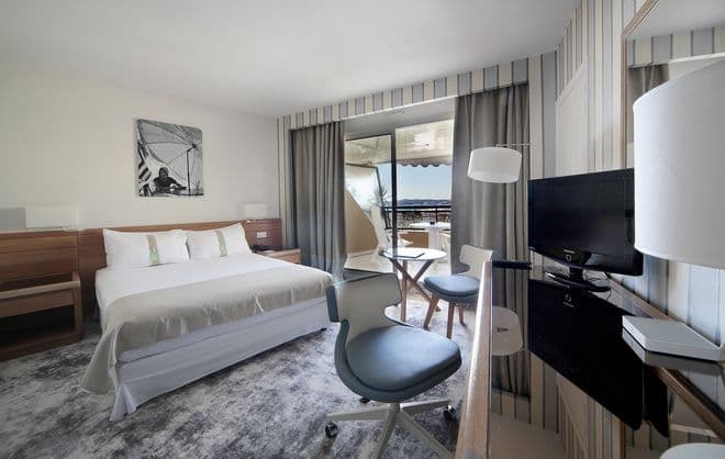 HOLIDAY INN NICE - SAINT LAURENT DU VAR  4