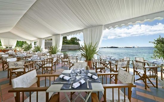 HÔTEL BELLES RIVES & HÔTEL JUANA  3