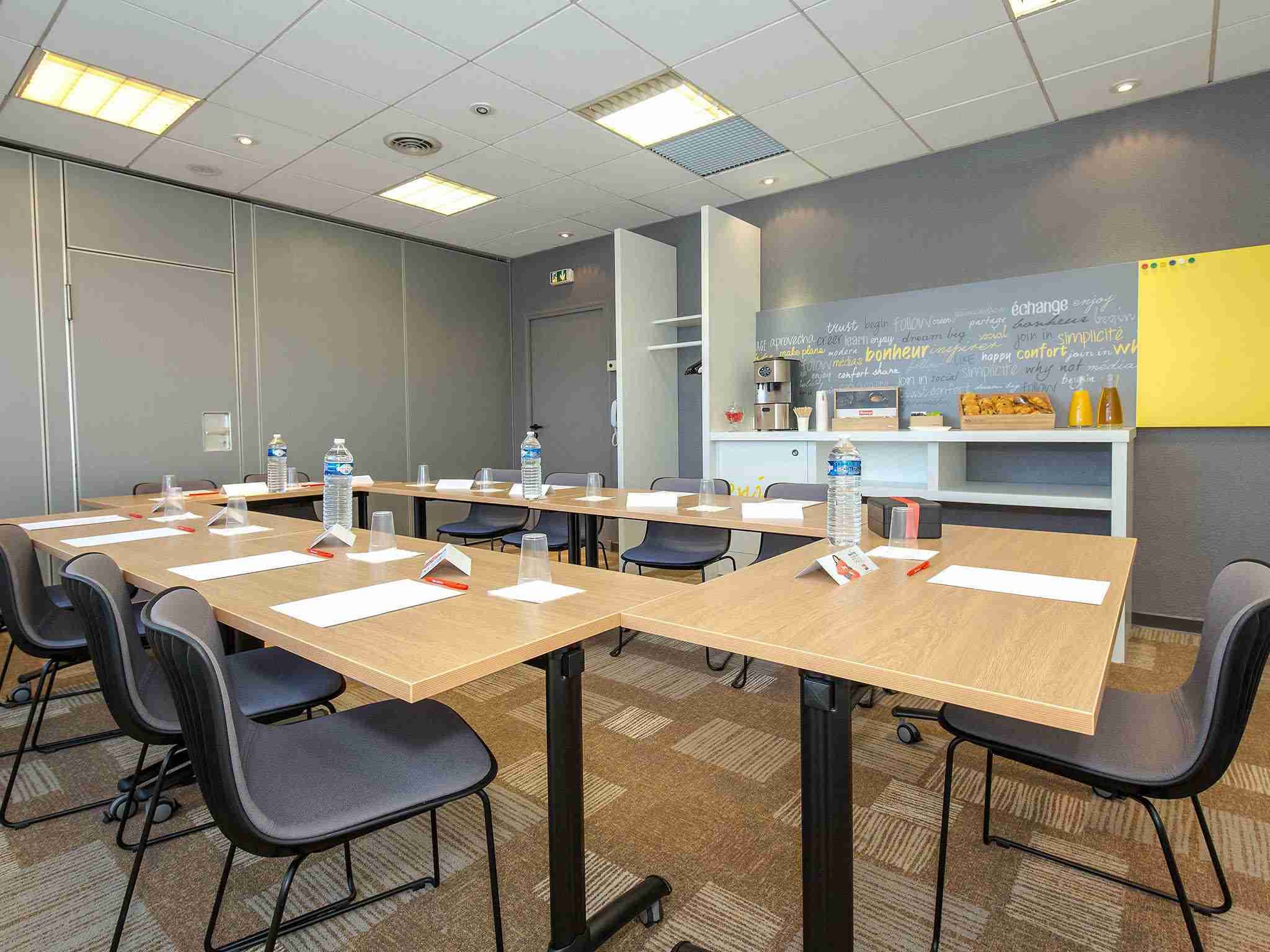 IBIS MARSEILLE TIMONE  2