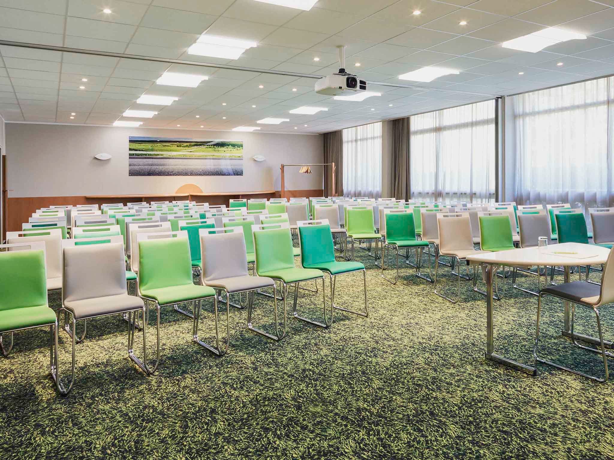 IBIS STYLES MARSEILLE AEROPORT 