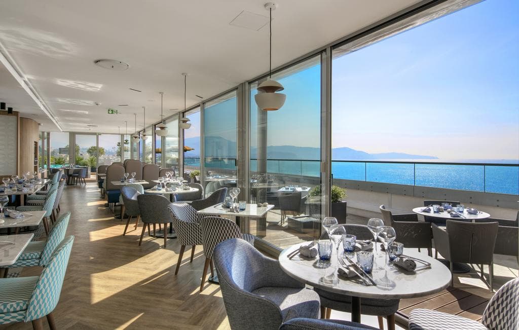 RADISSON BLU NICE  4