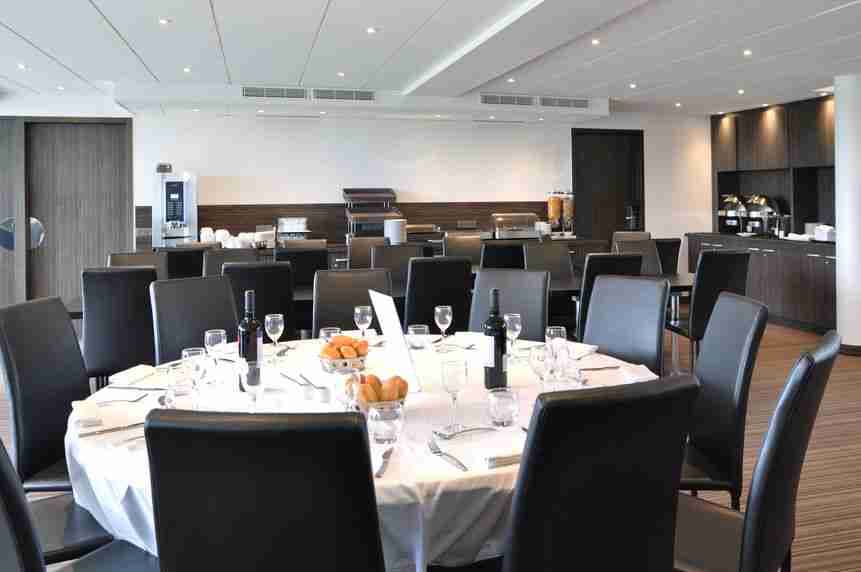 GOLDEN TULIP PORNIC SUITES 3