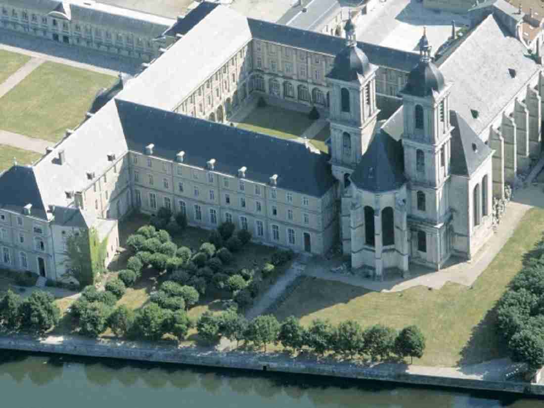  ABBAYE DES PRÉMONTRÉS 
