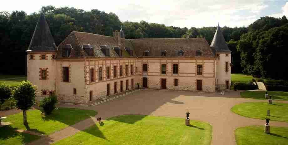 CHÂTEAU DE CHEVILLON 2