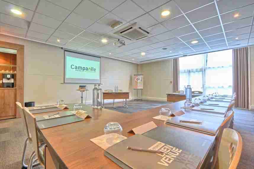 COMPLEXE CAMPANILE & GOLDEN TULIP ROISSY CDG  2