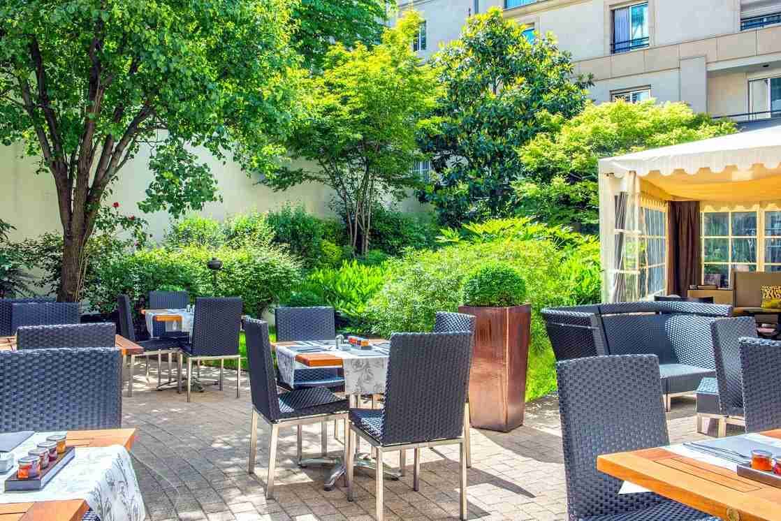 HôTEL AMPERE  2