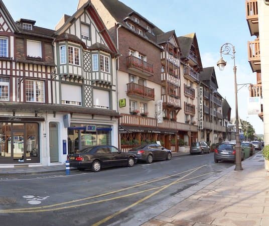 HÔTEL LE TROPHEE 