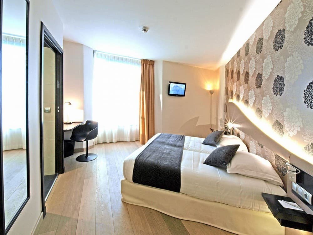HÔTEL HOR 2