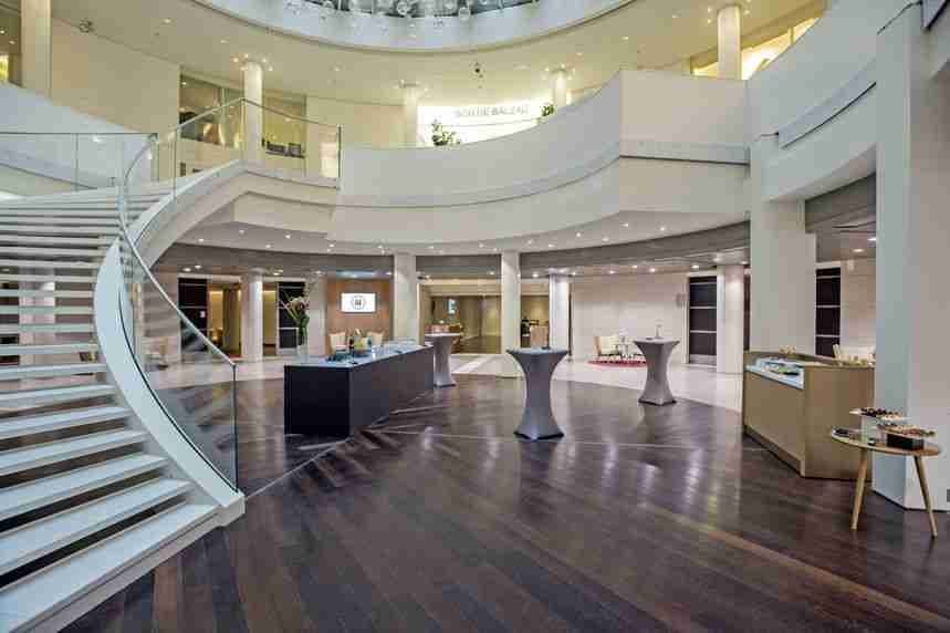 ETOILE BUSINESS CENTER  2