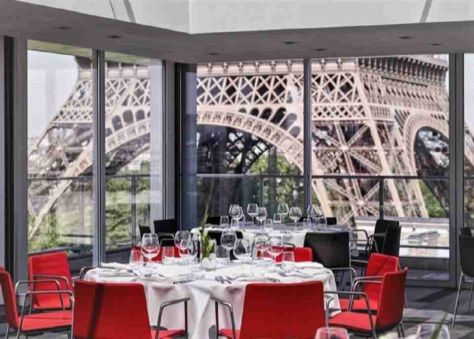 HôTEL PULLMAN PARIS TOUR EIFFEL 4
