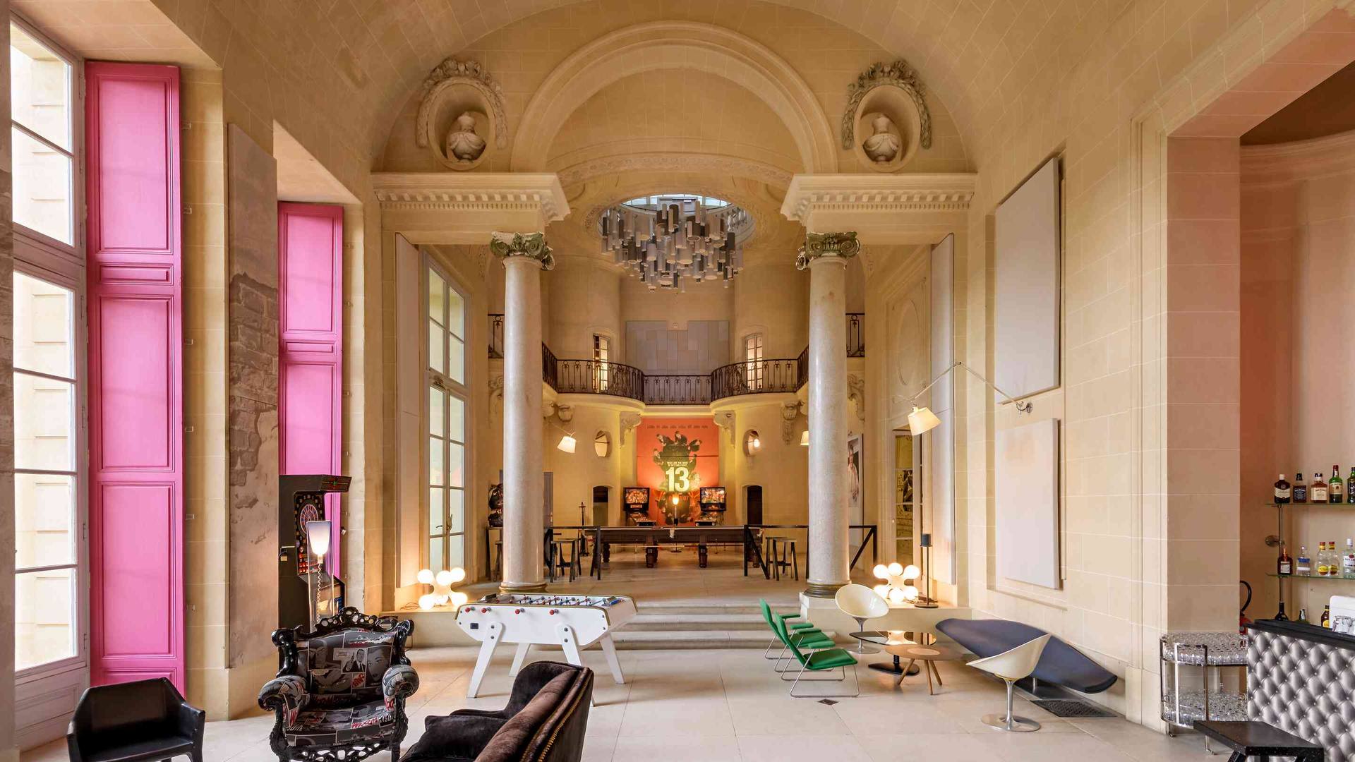 Grande Galerie de 600 m² du Château de Chevreuse dressée pour une réception d'entreprise