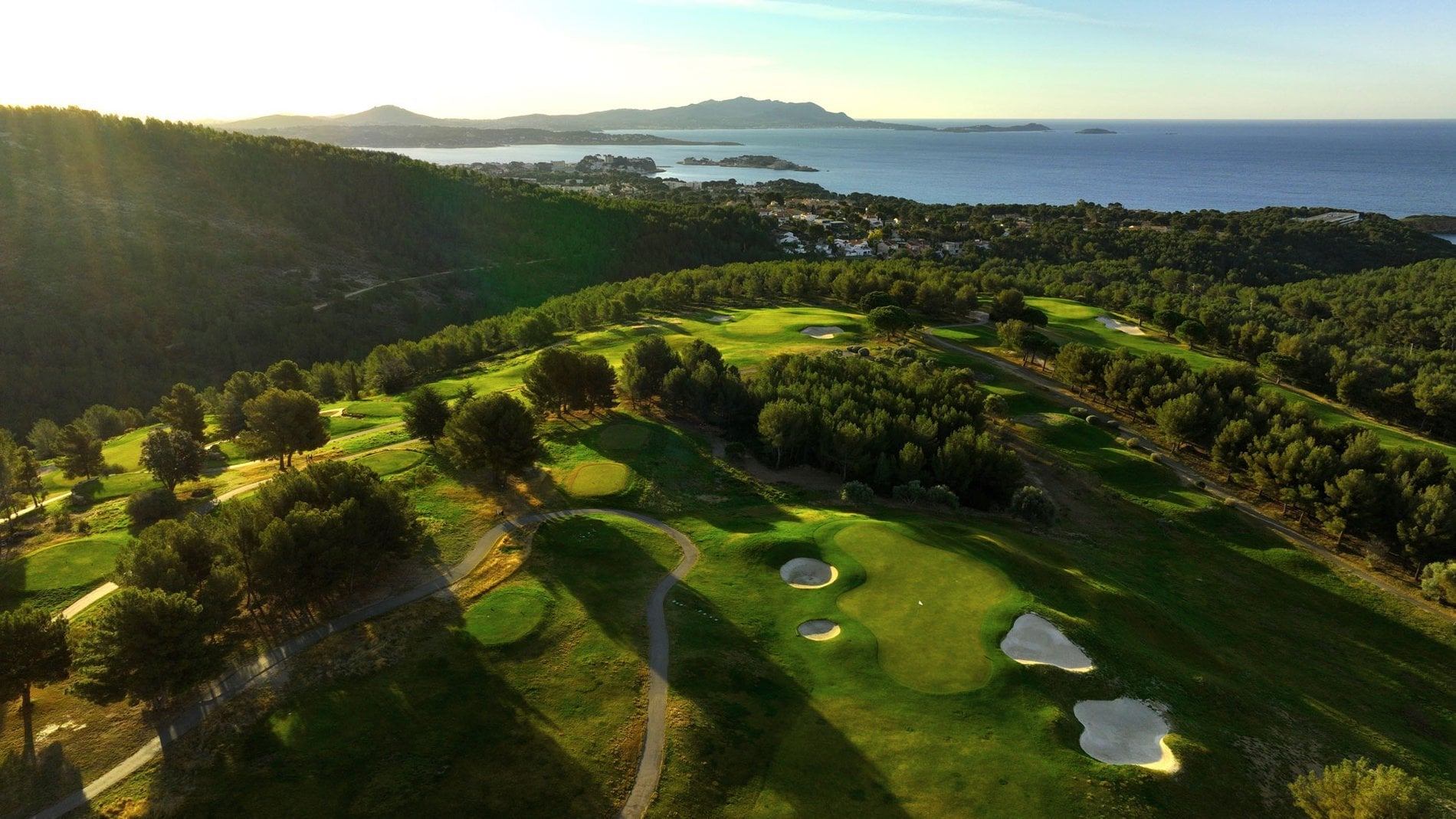 Golf 27 trous du Garden Provence, greens face à la Méditerranée
