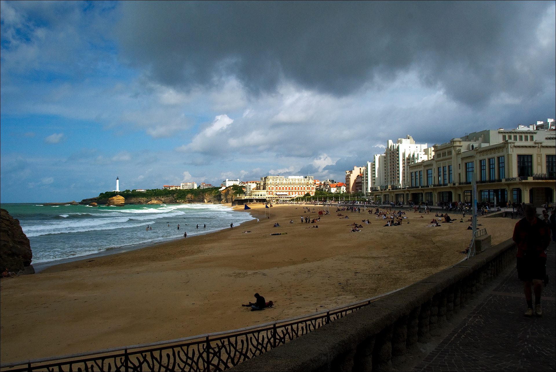 La Grande Plage de Biarritz et l'Impérial Hôtel en arrière-plan